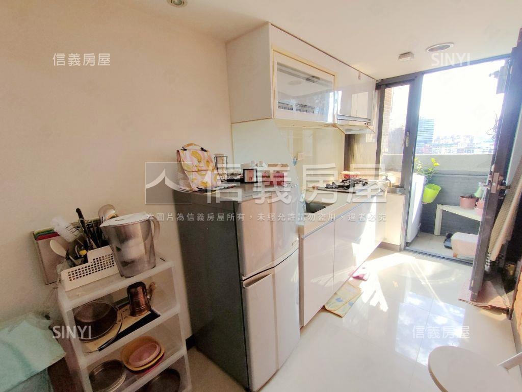 Ｆ１晴空白雲小豪宅房屋室內格局與周邊環境