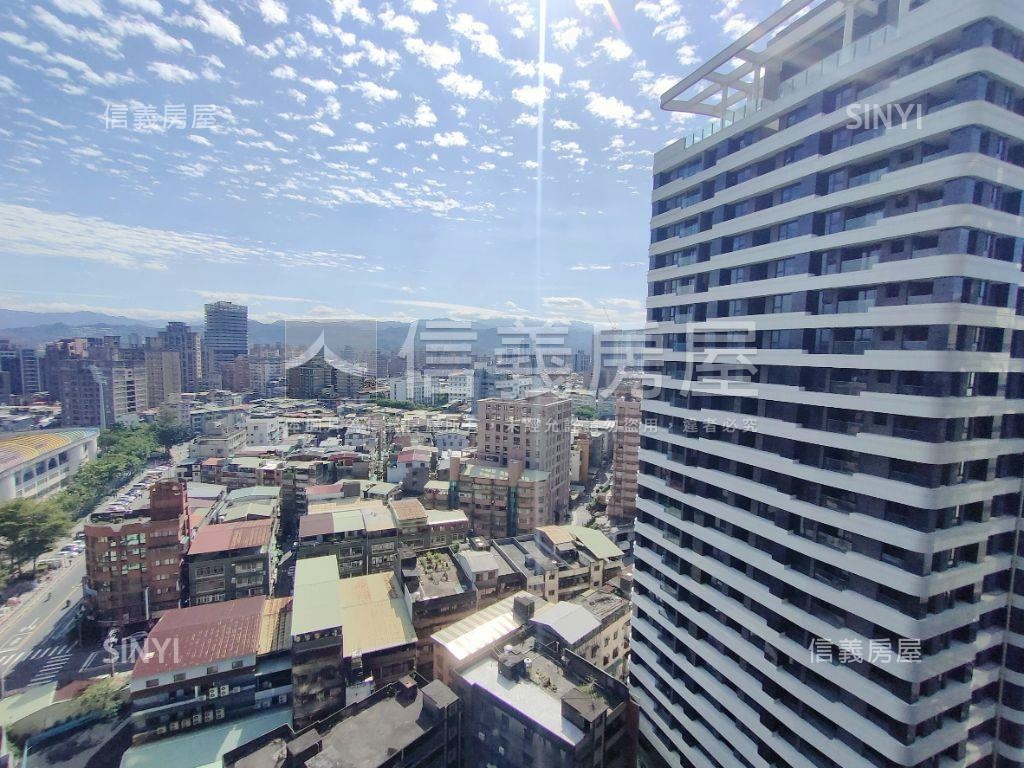 Ｆ１晴空白雲小豪宅房屋室內格局與周邊環境