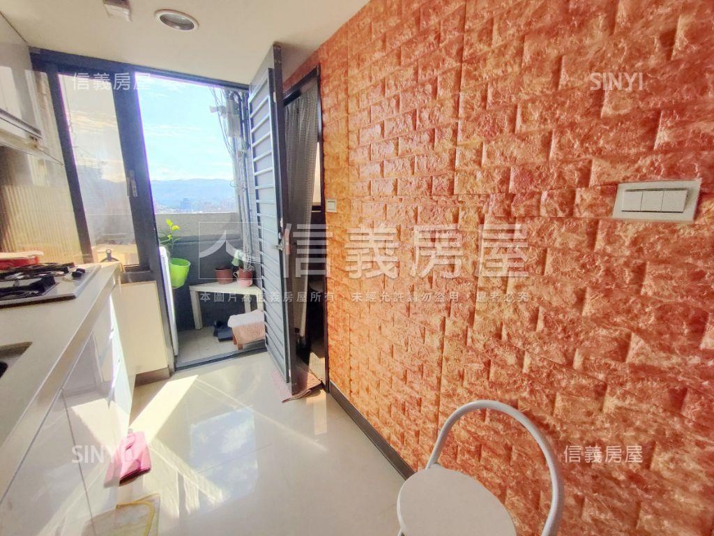 Ｆ１晴空白雲小豪宅房屋室內格局與周邊環境