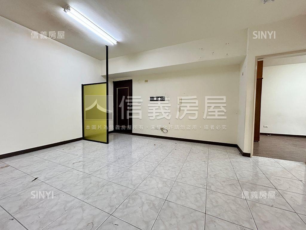 近車站採光大四房附車位房屋室內格局與周邊環境