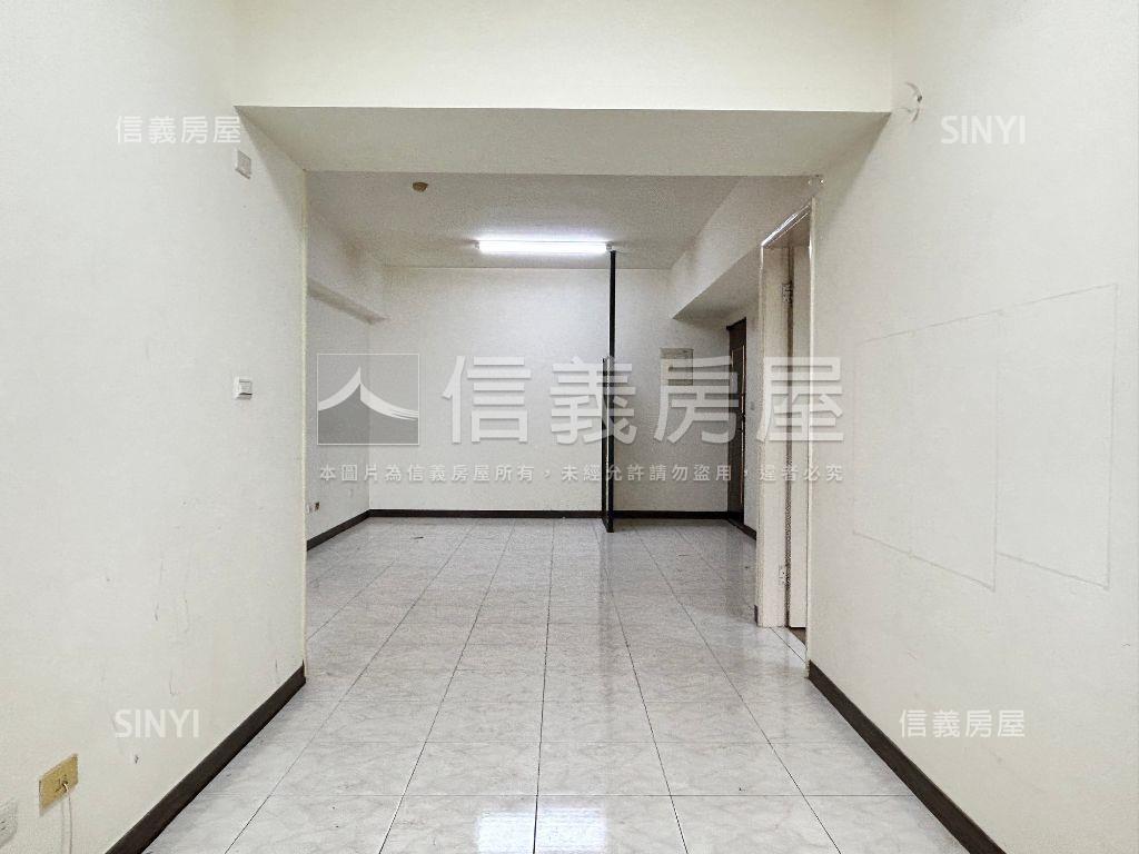 近車站採光大四房附車位房屋室內格局與周邊環境