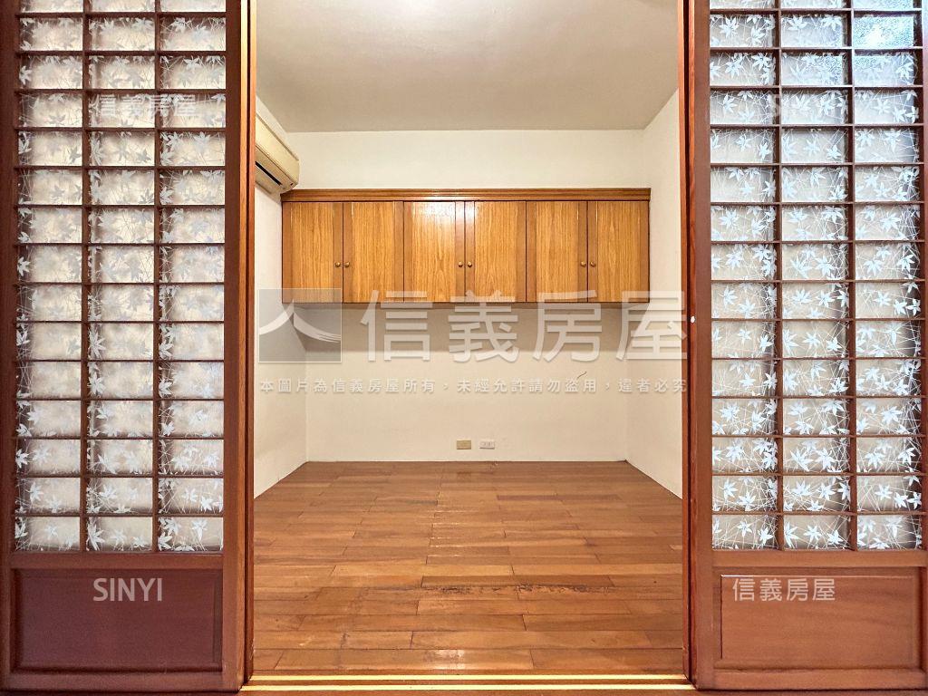 近車站採光大四房附車位房屋室內格局與周邊環境