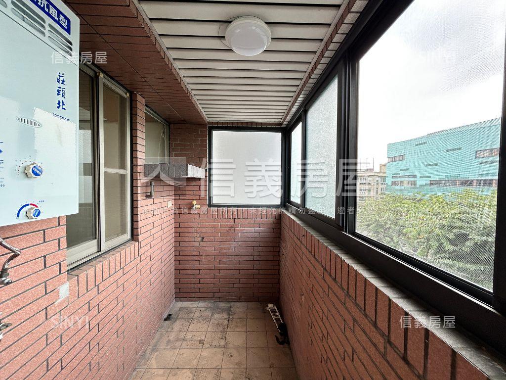 近車站採光大四房附車位房屋室內格局與周邊環境