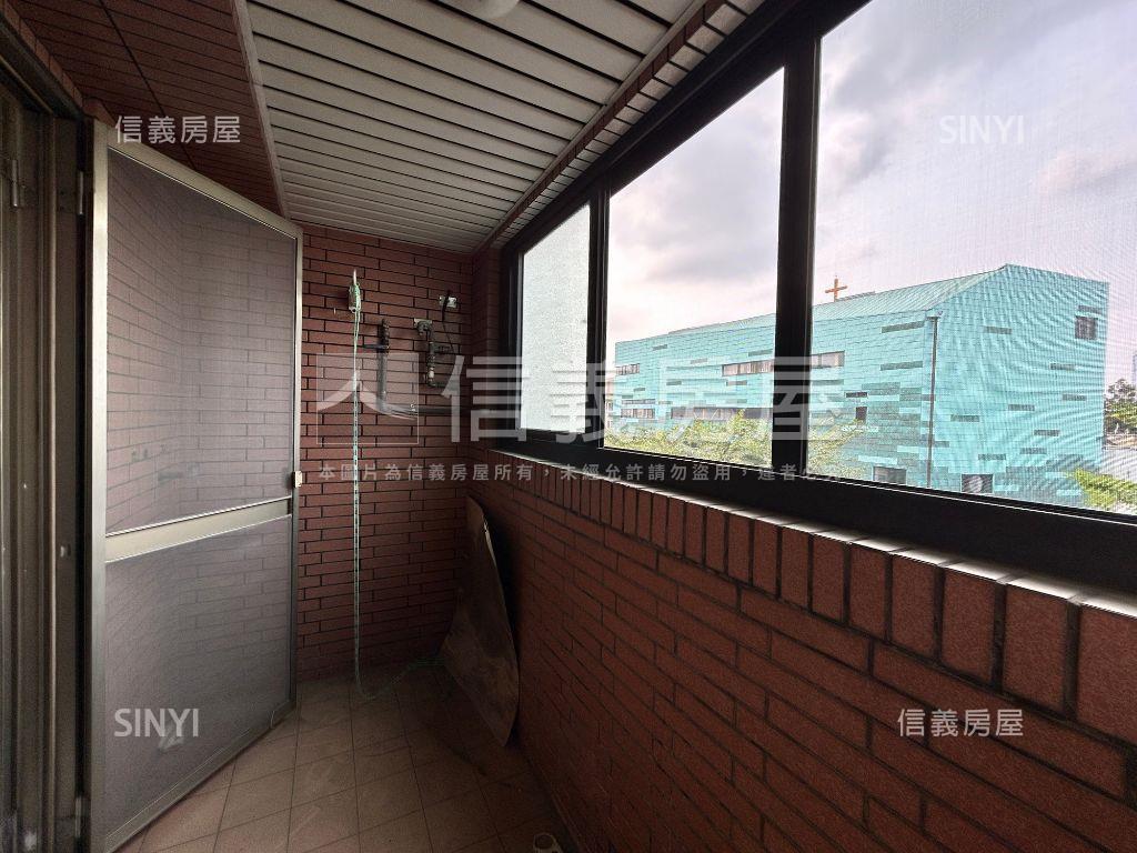 近車站採光大四房附車位房屋室內格局與周邊環境