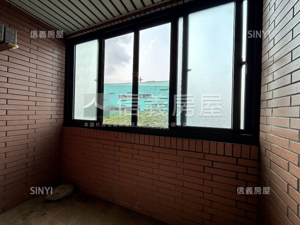 近車站採光大四房附車位房屋室內格局與周邊環境