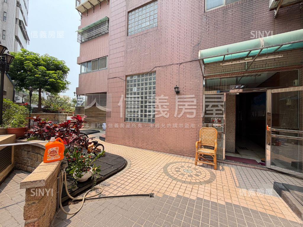 近車站採光大四房附車位房屋室內格局與周邊環境