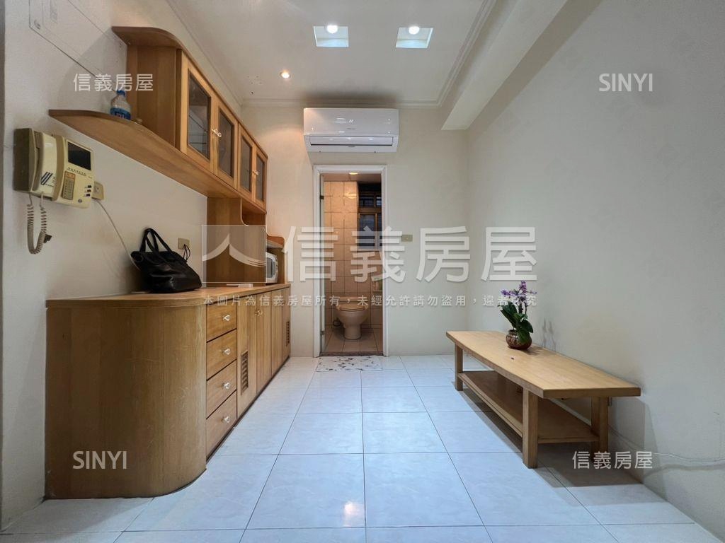 捷運～摩登新貴美套房房屋室內格局與周邊環境