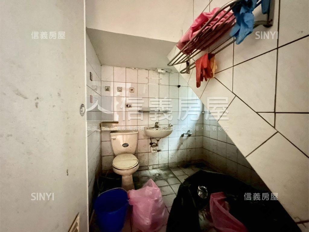 五房臨路大地坪透天房屋室內格局與周邊環境