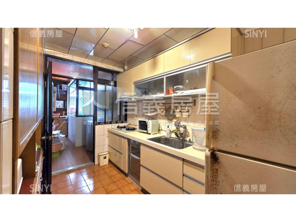雅適和亨中山國中站走２分房屋室內格局與周邊環境