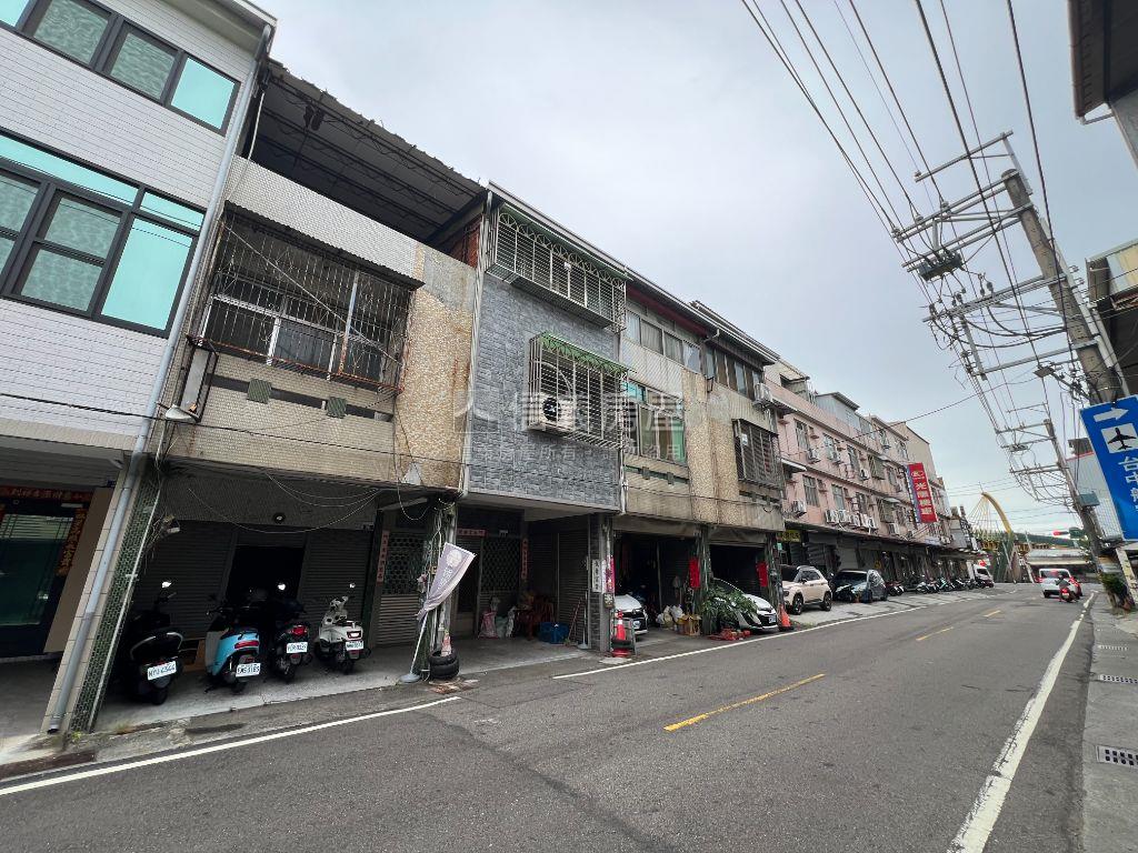 前後臨路大雅小資透天房屋室內格局與周邊環境