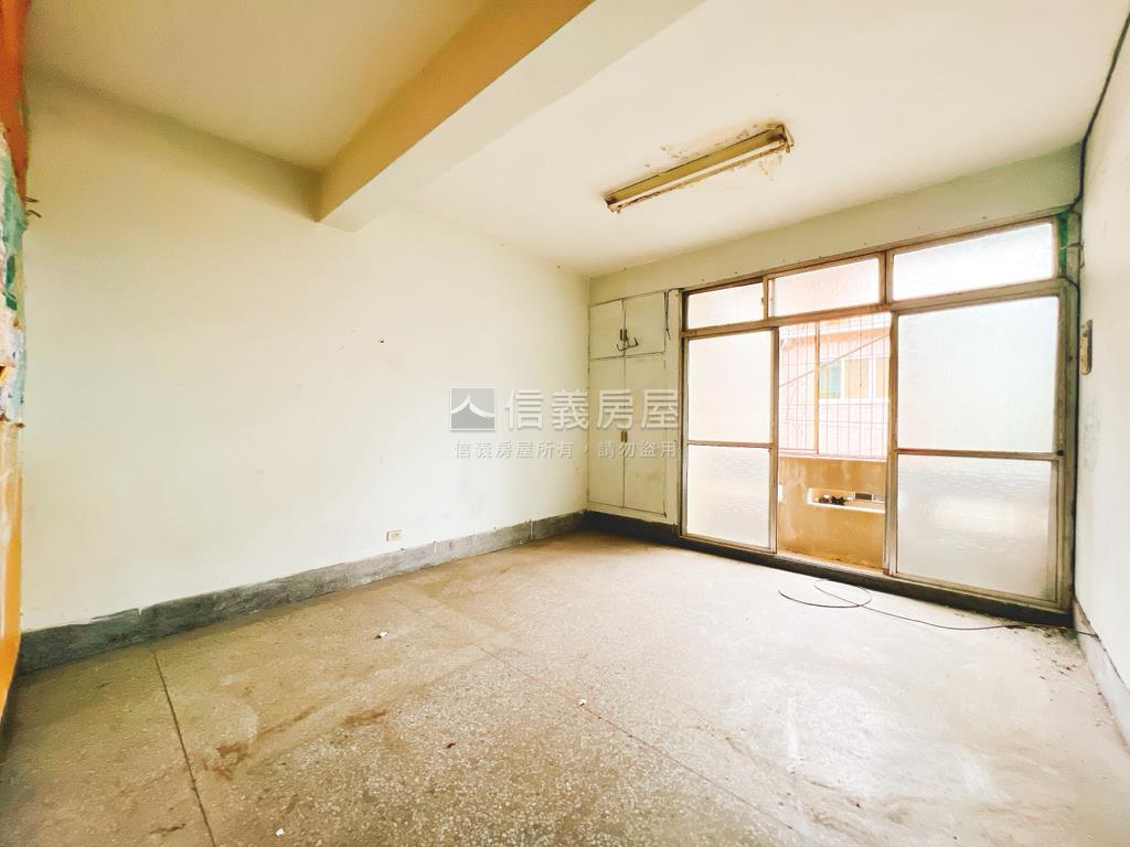 前後臨路大雅小資透天房屋室內格局與周邊環境