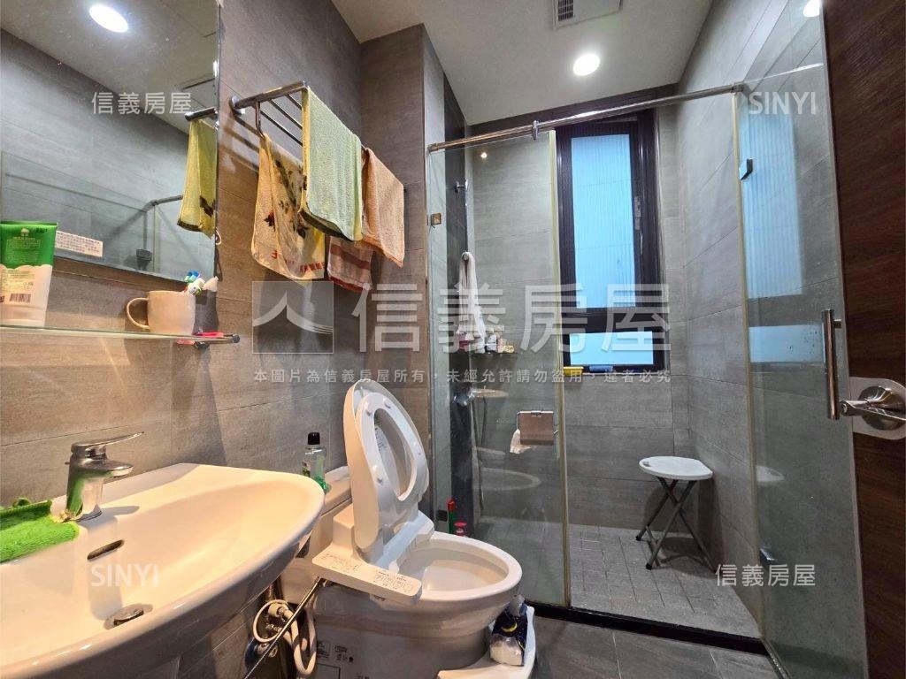 稀有星光道二期美兩房車位房屋室內格局與周邊環境