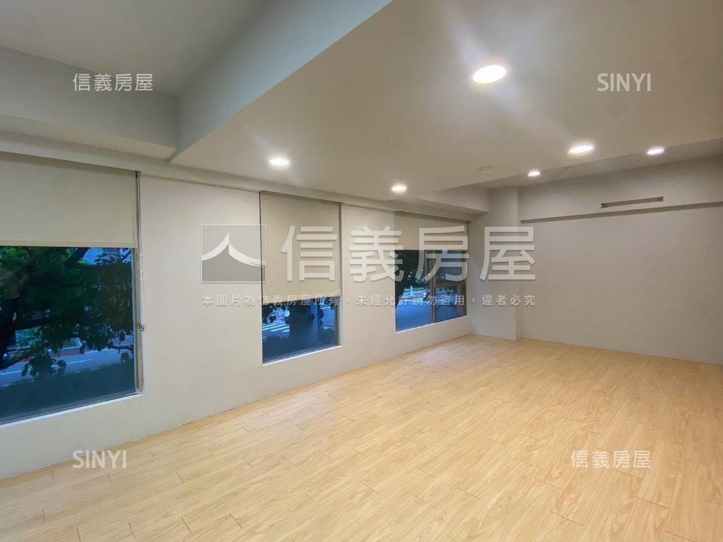 主幹道馬路邊近捷運店面房屋室內格局與周邊環境