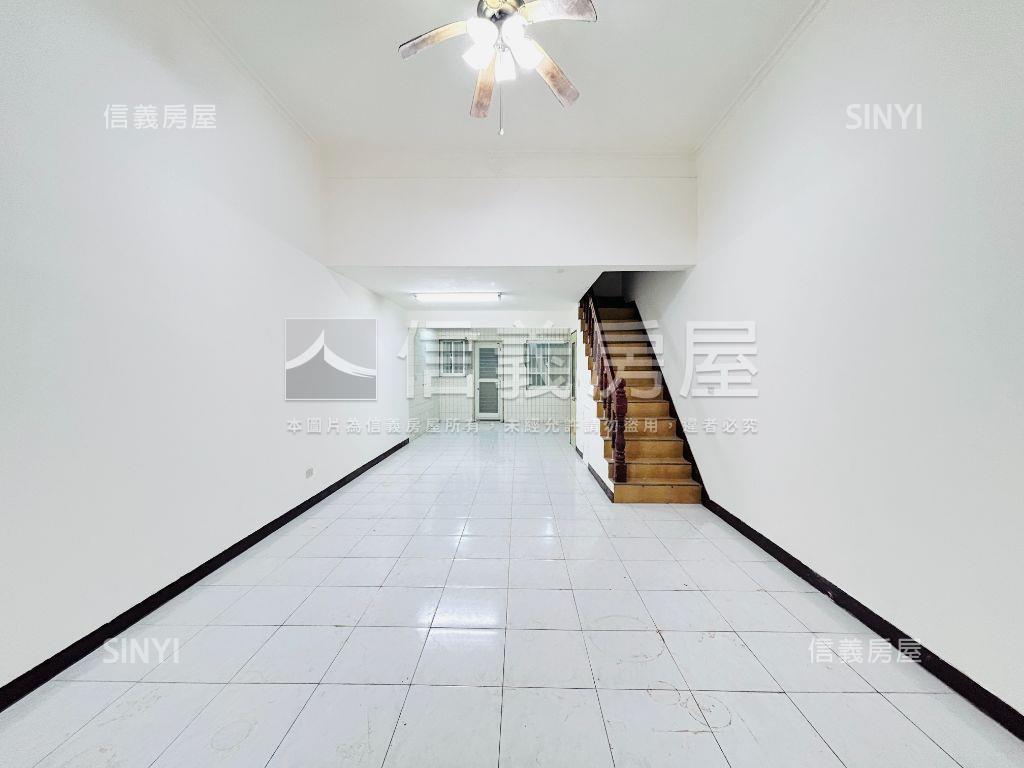 近大業國小挑高透天房屋室內格局與周邊環境