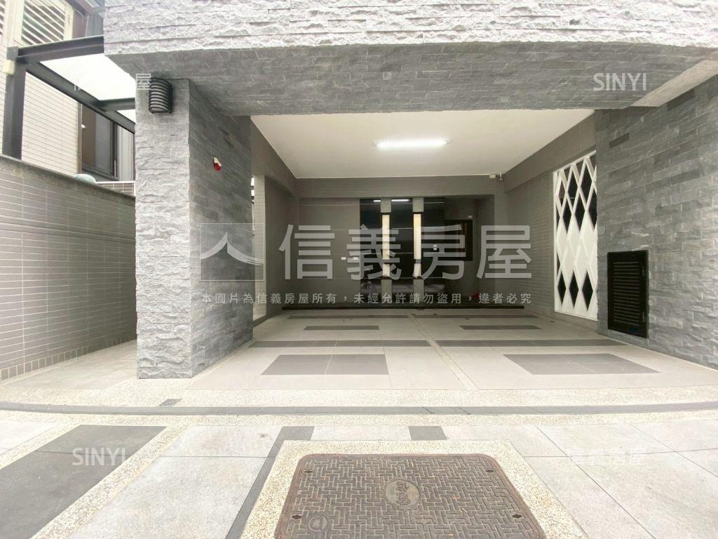 北屯邊間雙車位別墅房屋室內格局與周邊環境