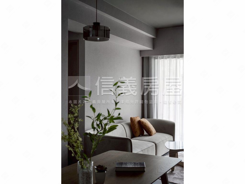 閱建築外棟質感三房房屋室內格局與周邊環境