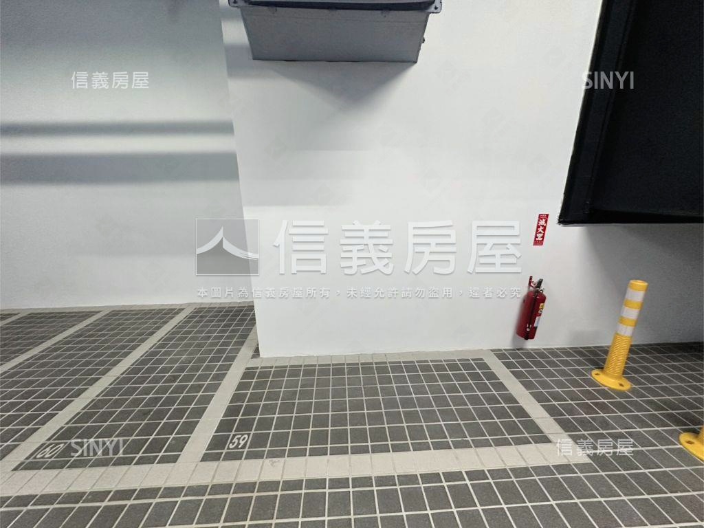 閱建築外棟質感三房房屋室內格局與周邊環境