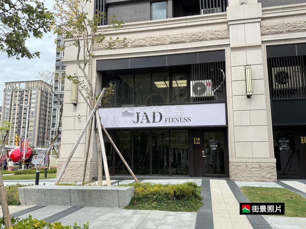 三重仁義重劃挑高金店面房屋室內格局與周邊環境