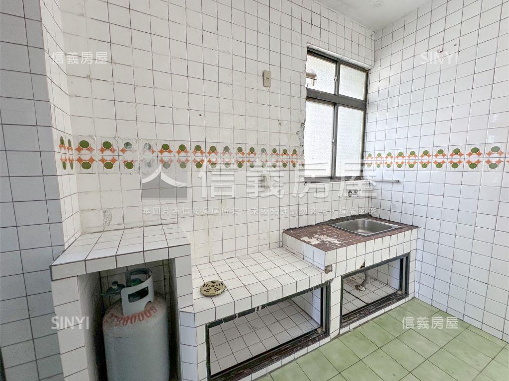 專任南港優質學區宅房屋室內格局與周邊環境