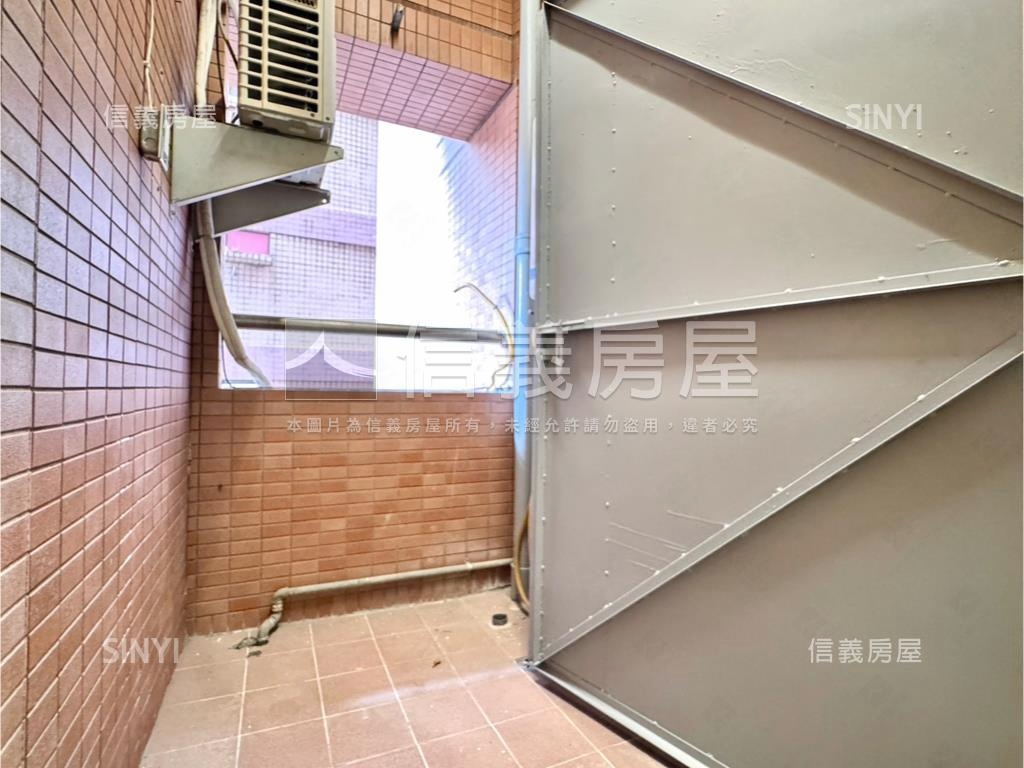 巨蛋裕誠商圈正三樓店住房屋室內格局與周邊環境