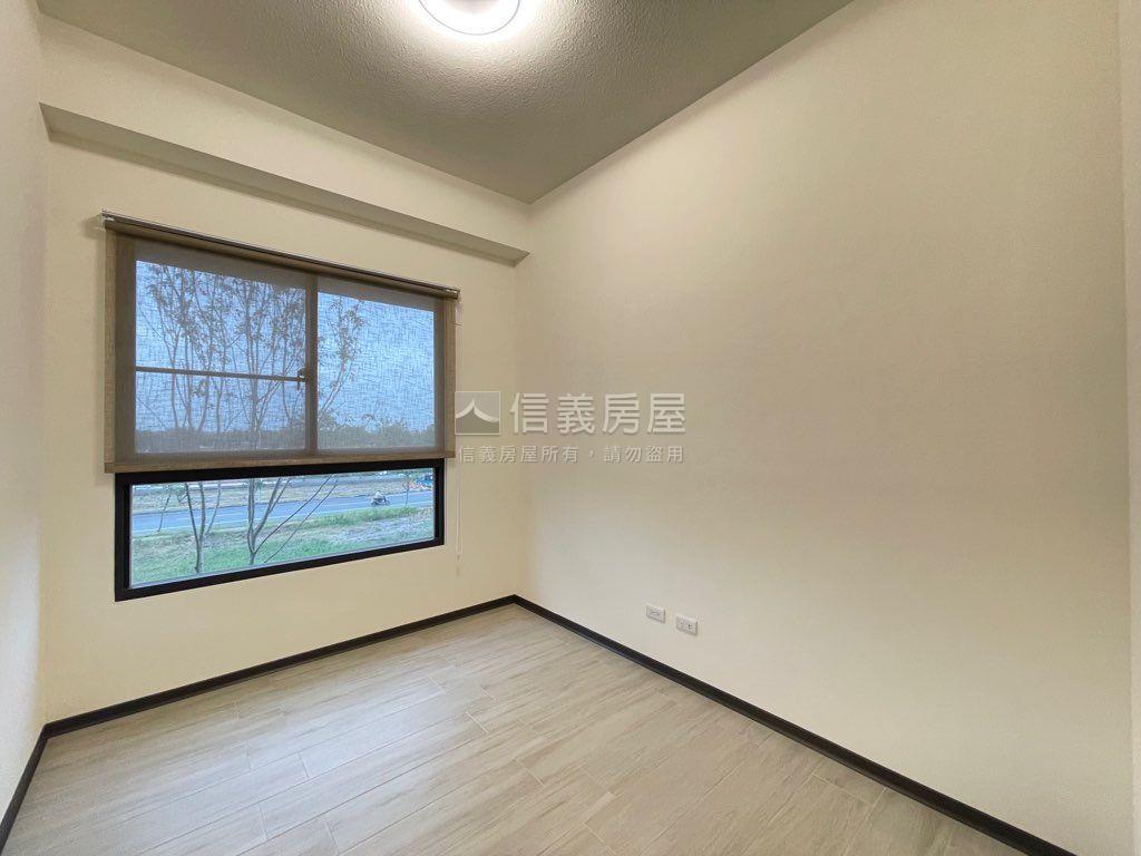 皇龍天席三房車位房屋室內格局與周邊環境