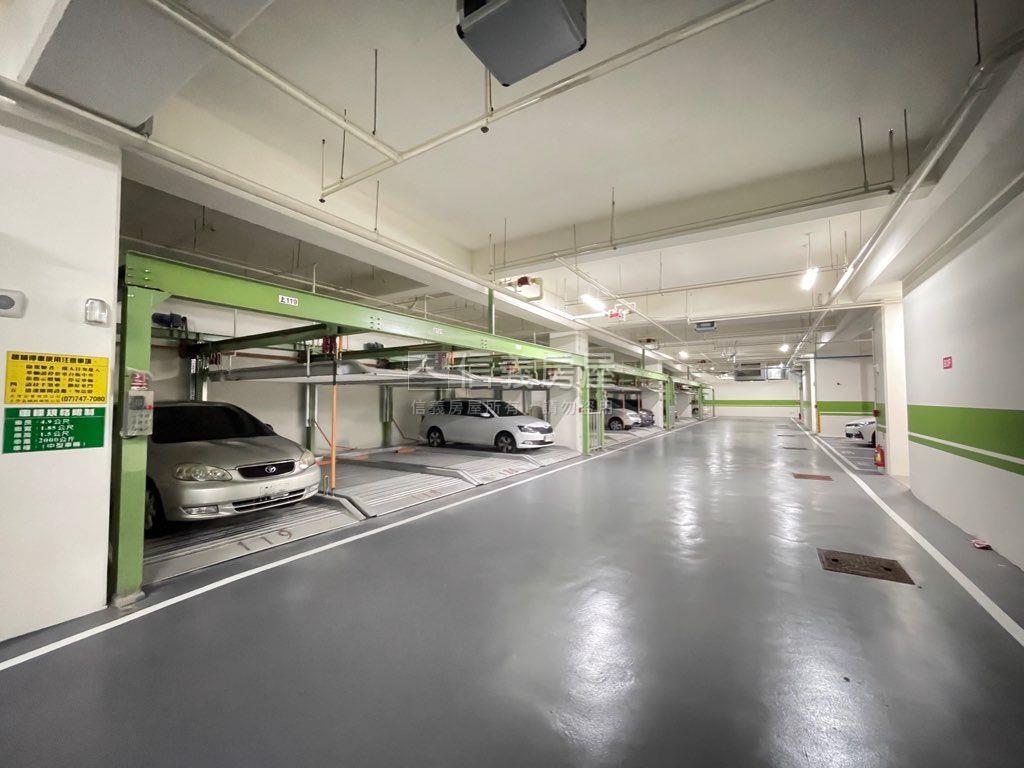 皇龍天席三房車位房屋室內格局與周邊環境