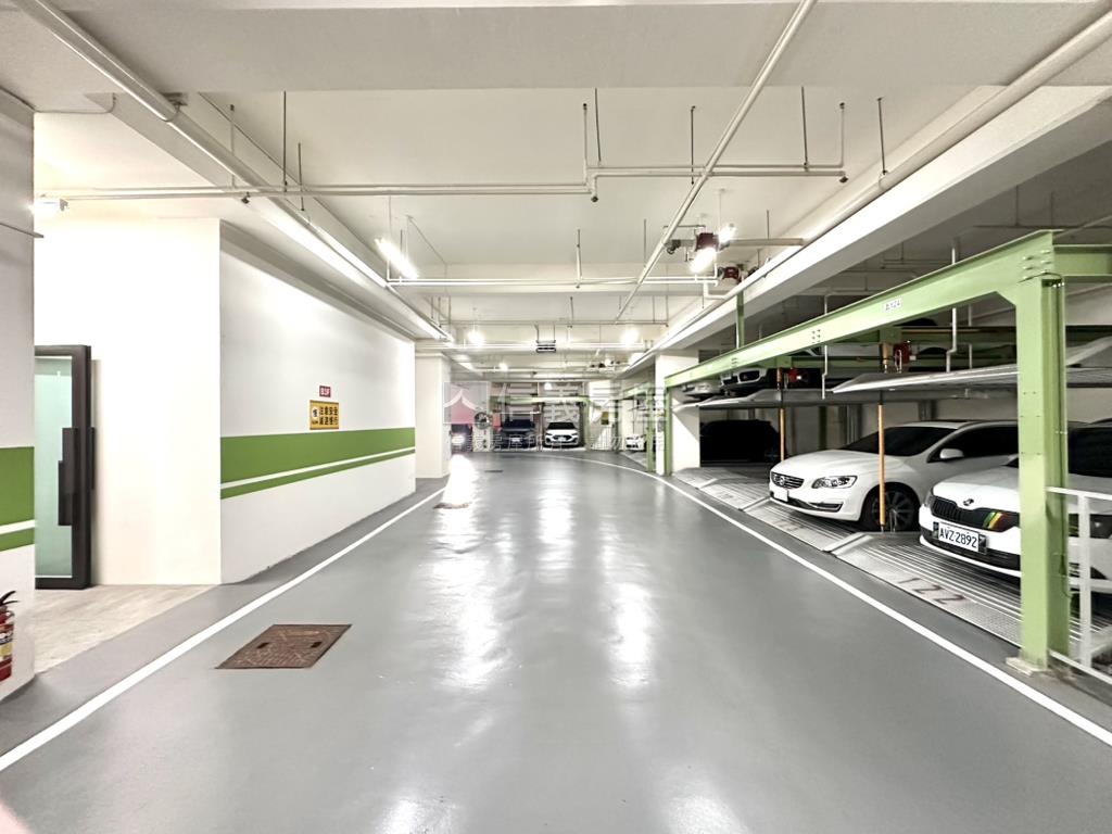 皇龍天席三房車位房屋室內格局與周邊環境