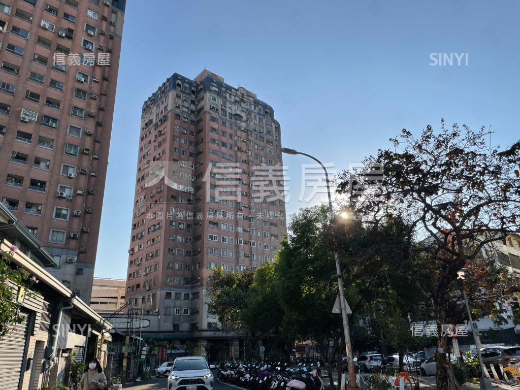 北區綠園道視野三房車位宅房屋室內格局與周邊環境