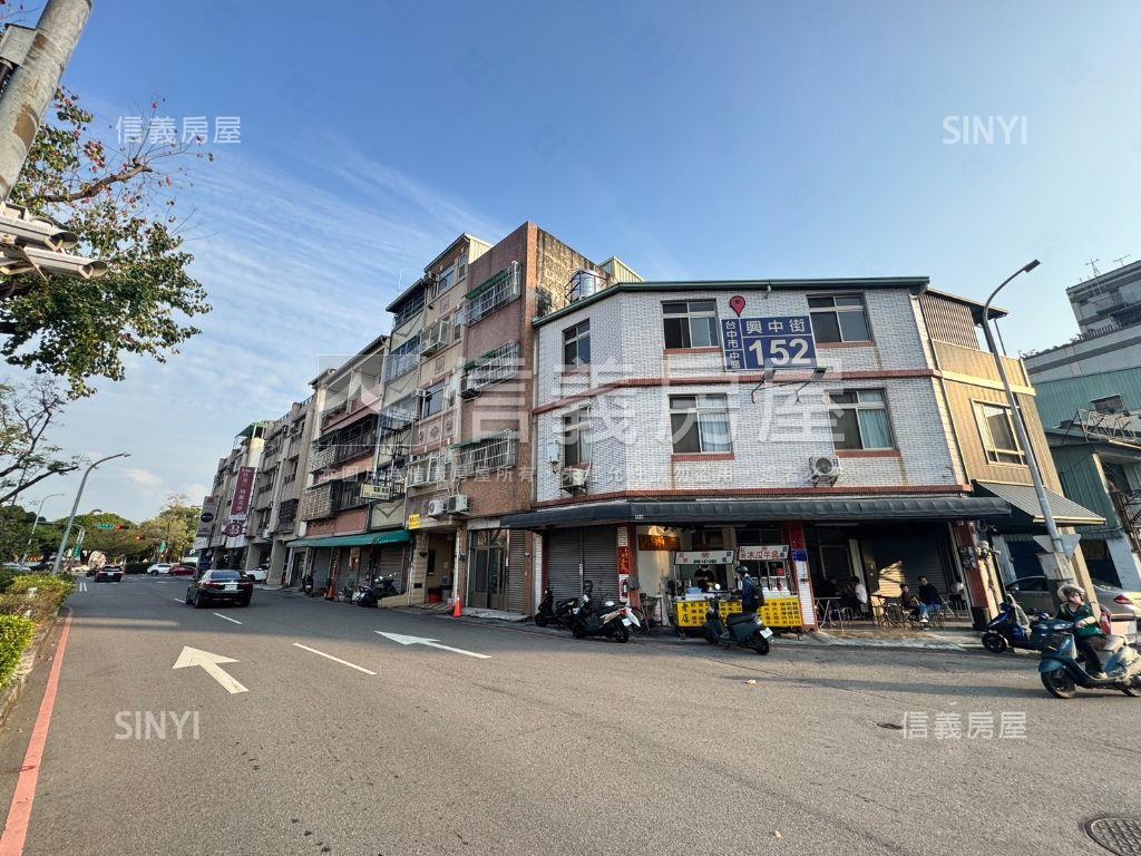 近台中公園。整棟套房透天房屋室內格局與周邊環境