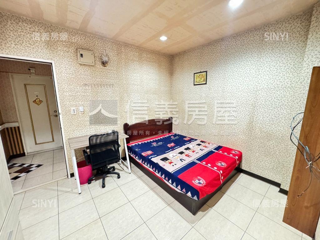 近台中公園。整棟套房透天房屋室內格局與周邊環境