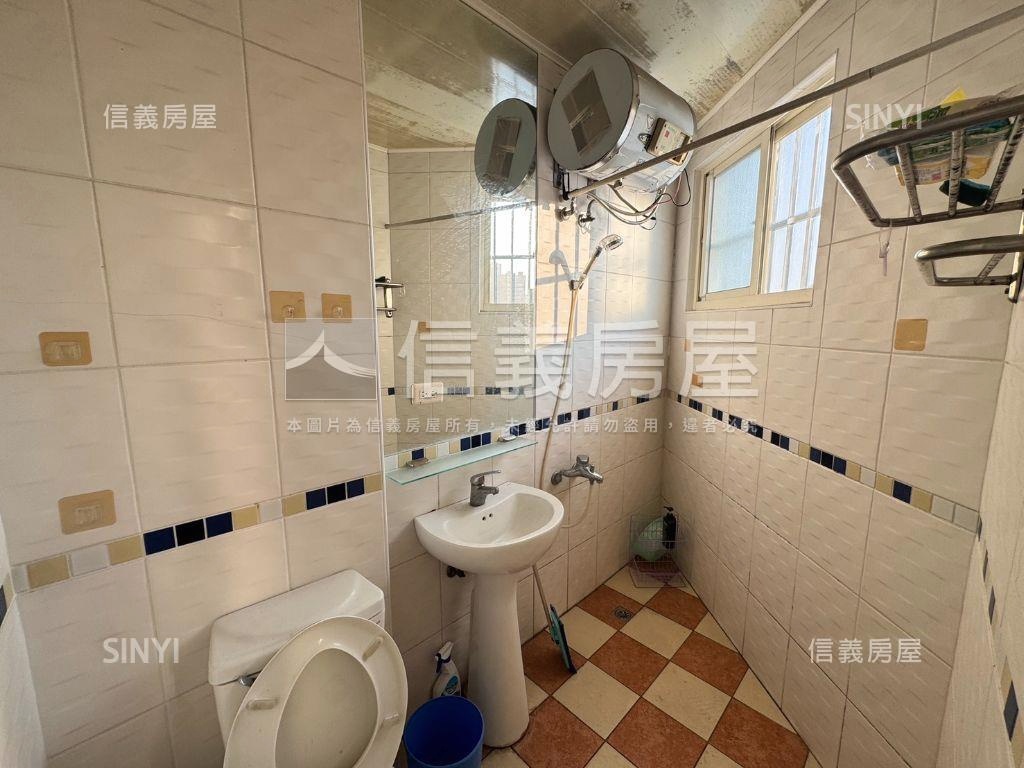 近台中公園。整棟套房透天房屋室內格局與周邊環境