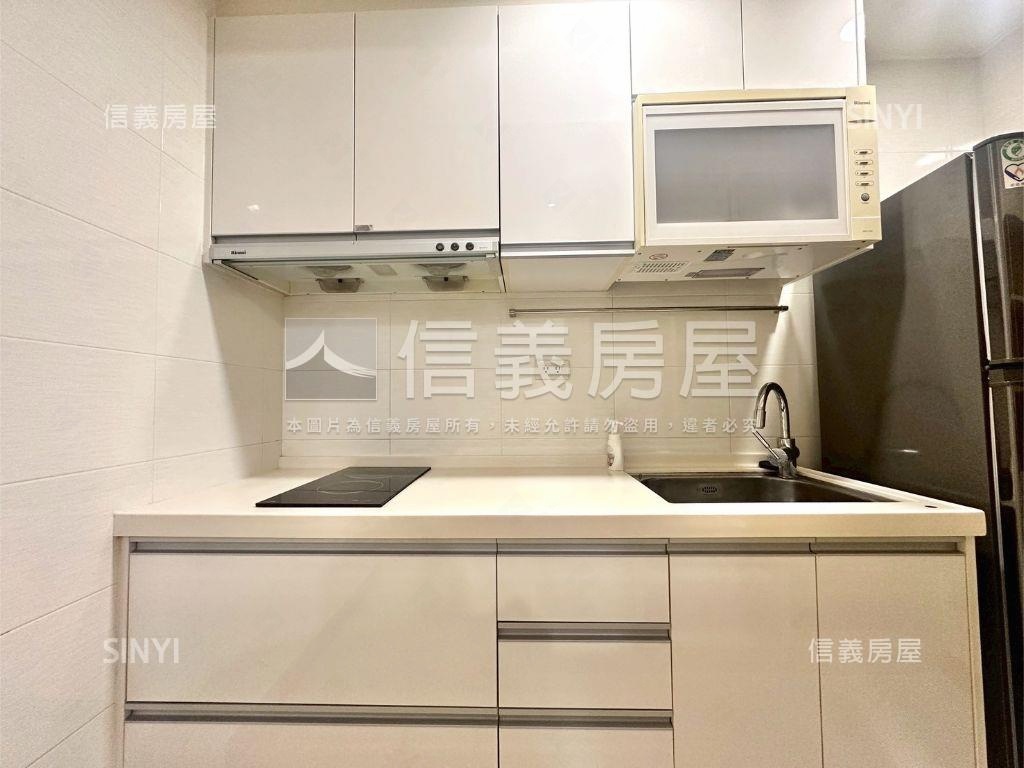 楠梓河案首排兩房車位房屋室內格局與周邊環境