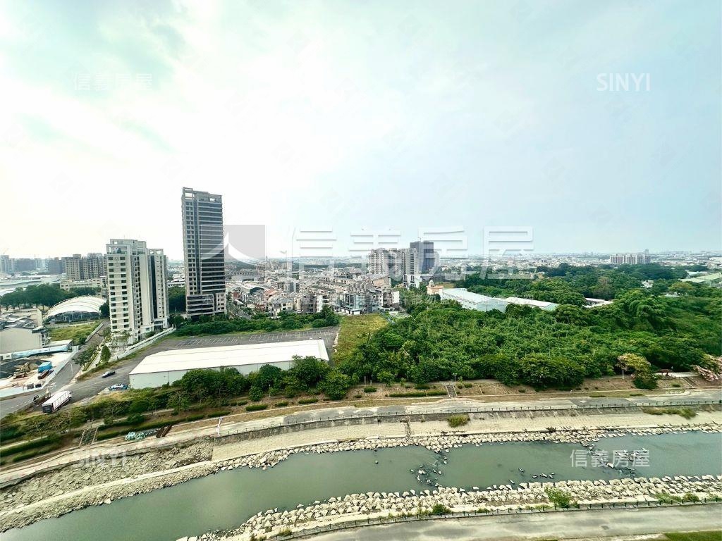 楠梓河案首排兩房車位房屋室內格局與周邊環境