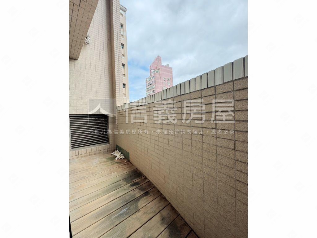 再興邊間電梯三房大平面車房屋室內格局與周邊環境