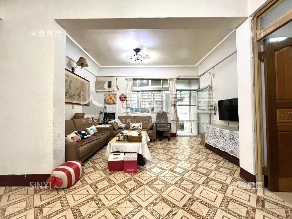 捷運～稀有邊間公寓一樓房屋室內格局與周邊環境