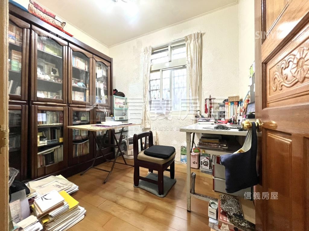 捷運～稀有邊間公寓一樓房屋室內格局與周邊環境