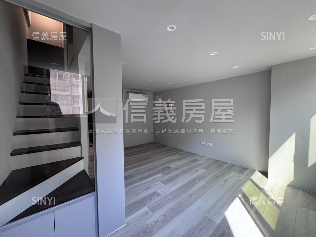 樂鑽挑高美美屋房屋室內格局與周邊環境