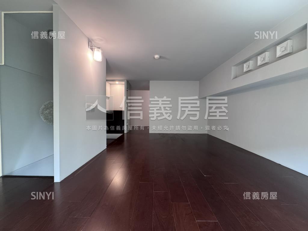 樂鑽挑高美美屋房屋室內格局與周邊環境