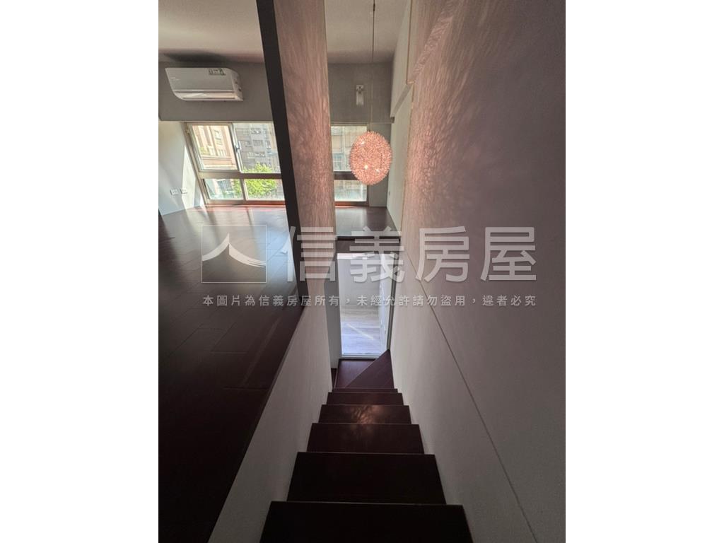 樂鑽挑高美美屋房屋室內格局與周邊環境