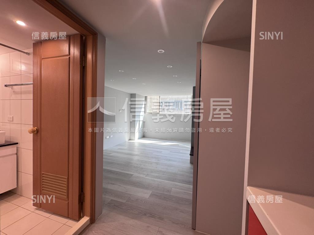 樂鑽挑高美美屋房屋室內格局與周邊環境