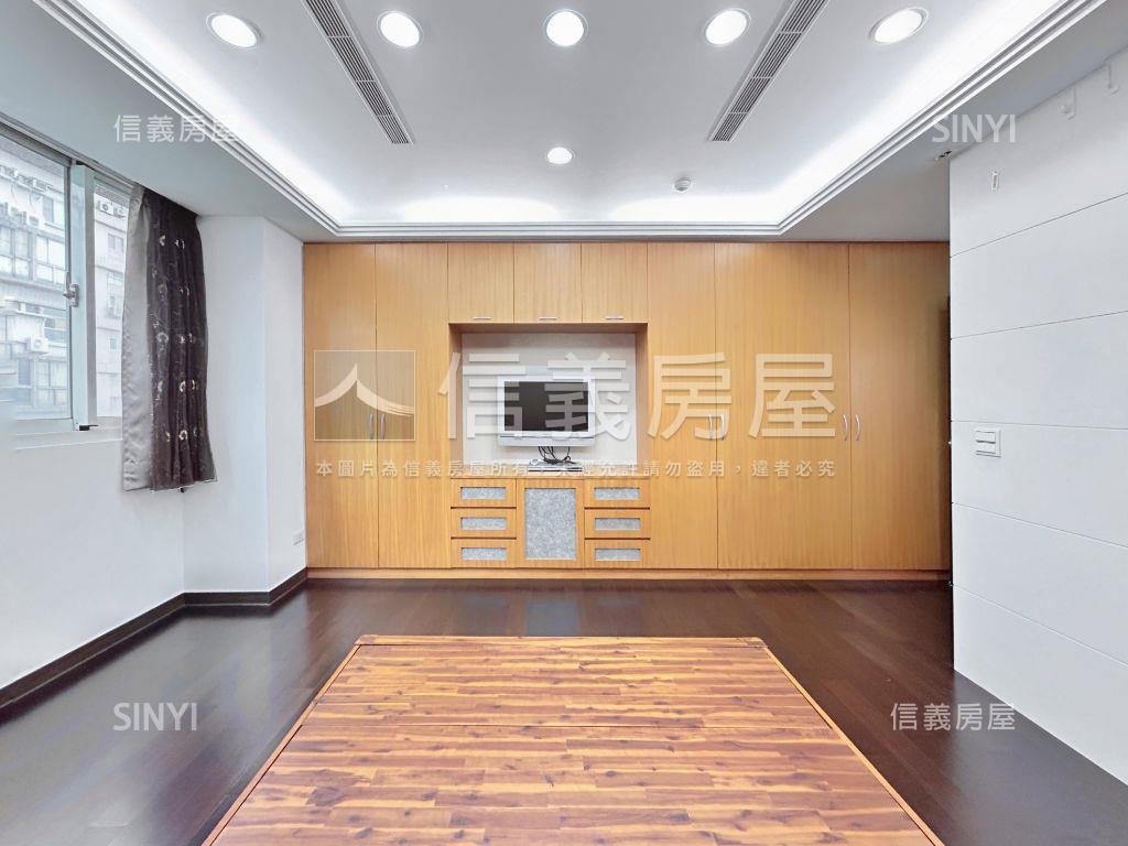 公園路冠富林稀有大空間房屋室內格局與周邊環境