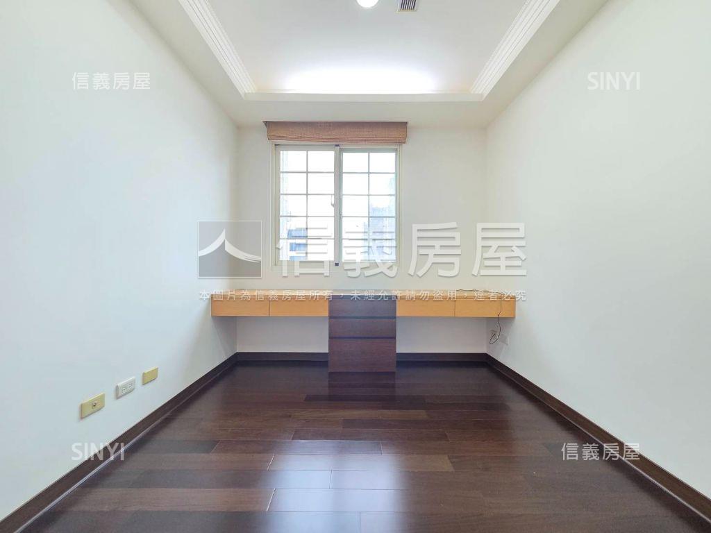 公園路冠富林稀有大空間房屋室內格局與周邊環境