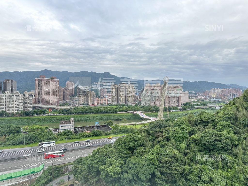 ★汐止電梯三房車位★房屋室內格局與周邊環境