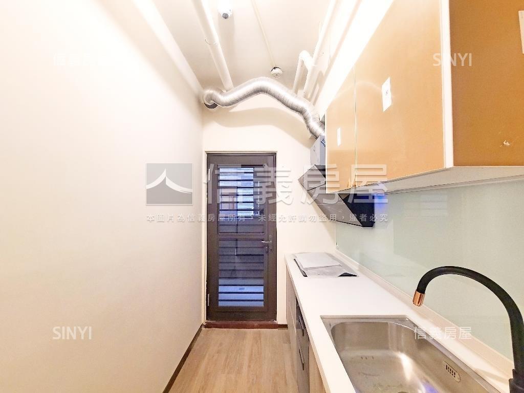 近Ａ１０捷運豐川三房車位房屋室內格局與周邊環境