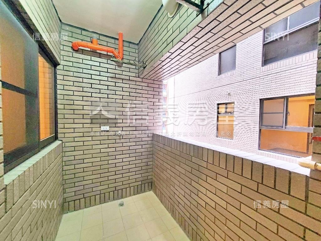 近Ａ１０捷運豐川三房車位房屋室內格局與周邊環境