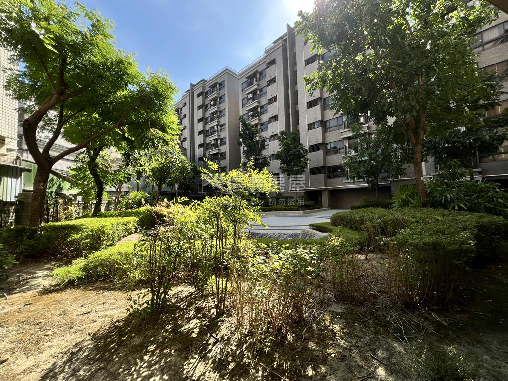 近書法公園質感三房車位房屋室內格局與周邊環境
