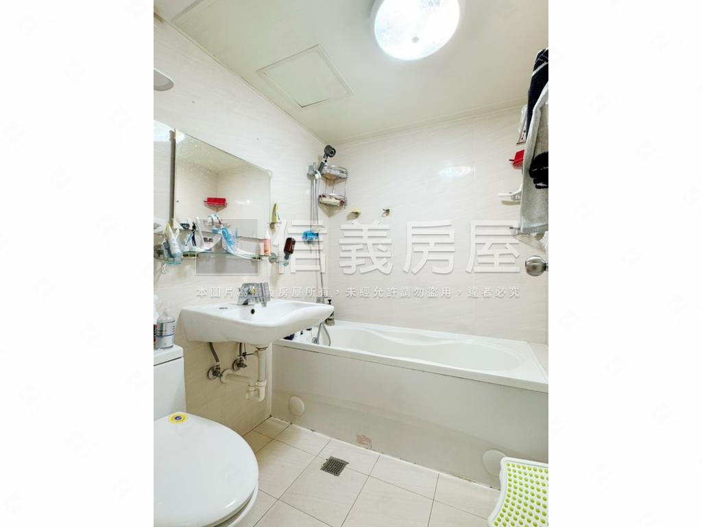 亞東捷運。美妝華廈三房房屋室內格局與周邊環境