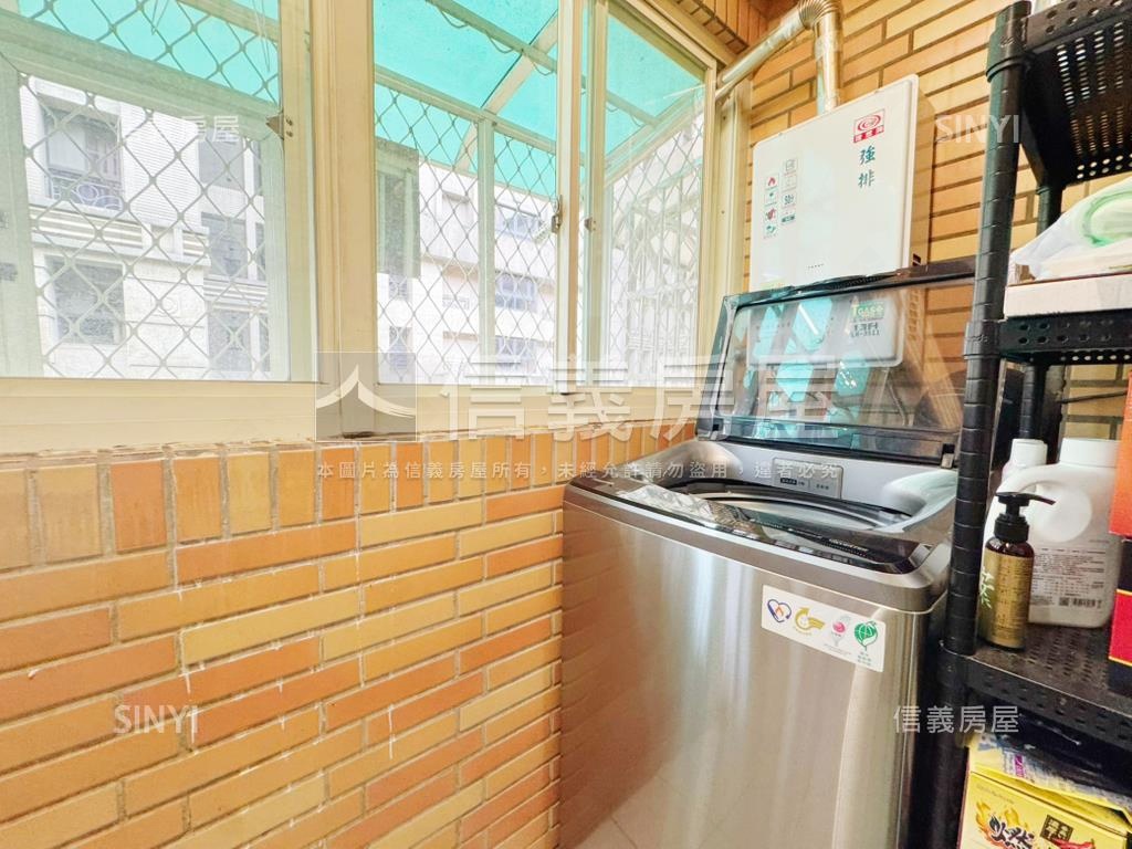 亞東捷運。美妝華廈三房房屋室內格局與周邊環境