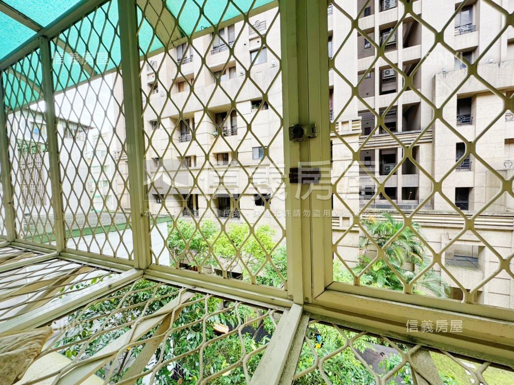 亞東捷運。美妝華廈三房房屋室內格局與周邊環境