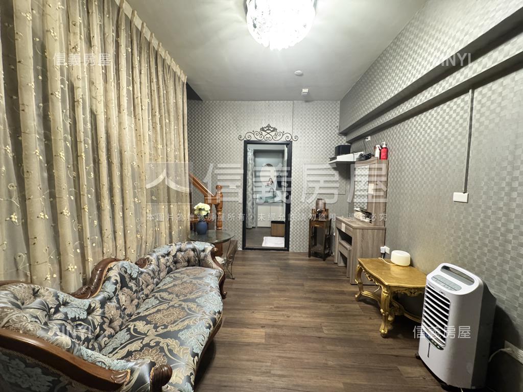 巨蛋商圈蛋黃區金店面附車房屋室內格局與周邊環境